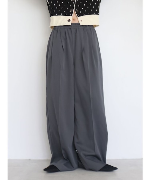 タックデザインラフパンツ