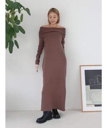 オフショルニットワンピース