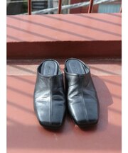 スクエアトゥヒールサンダル