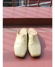 スクエアトゥヒールサンダル