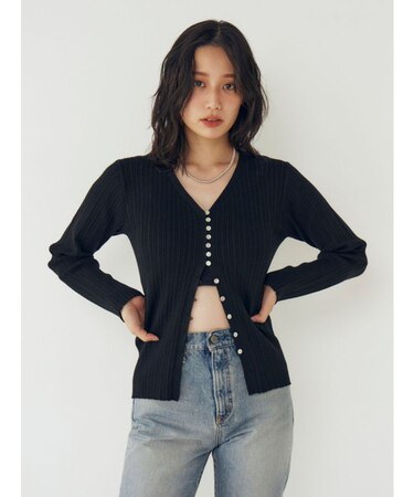 ボタンデザインニットカーディガン
