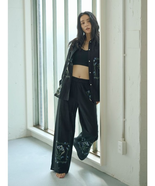 エンブロイダリーエスニックラフパンツ