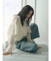 フリルデザインブラウス