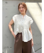 ノーカラーギャザーノースリーブシャツ
