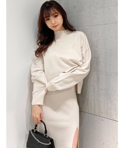 【セットアップ着用可】サイドスリットボトルネック ショートニットトップス