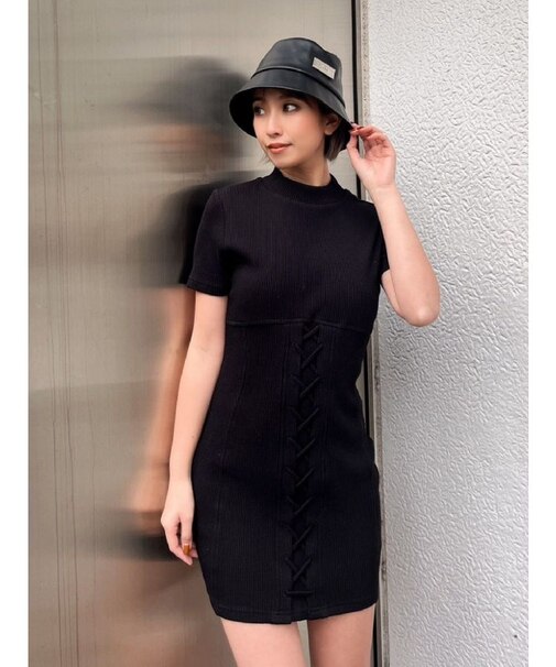 フロントレースアップテレコタイトワンピース