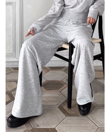 PUMA CLASSICSリラックススウェットパンツ