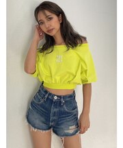 Square gyda エンボス オフショル トップス