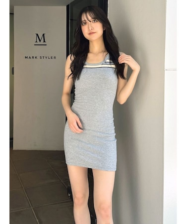 ネックラインノースリーブタイトミニワンピース