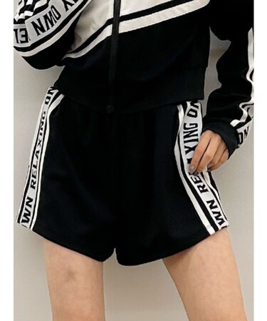 RELAXING ON MY OWNラインロゴショートパンツ【SETUP着用可】