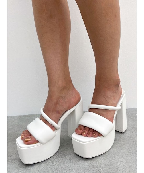 アシンメトリーラインパディングチャンキーサンダル