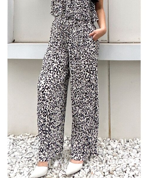 サテンプリーツワイドパンツ【SETUP着用可】