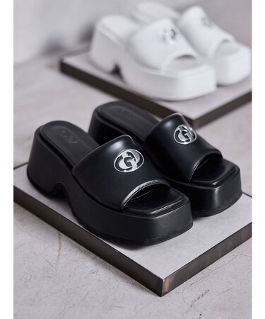 GDmetallic ボリュームソールサンダル【WEB限定】