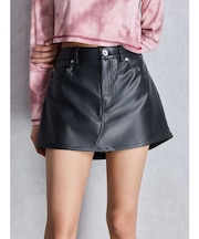 ハイウエストフェイクレザースカートライクショートパンツ