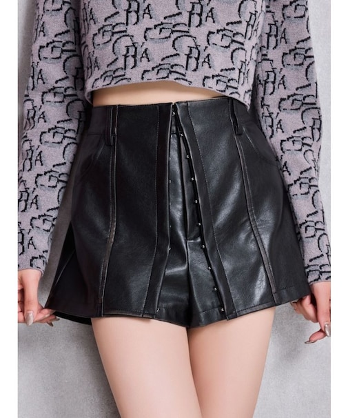 フェイクレザーレイヤーショートパンツ