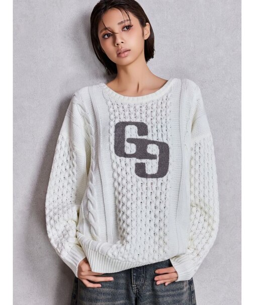GGサガラ刺繍ケーブルニットトップス