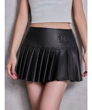 スリットフェイクレザープリーツスカートライクショートパンツ