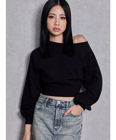 Gemyntar embossワンショルニットトップス