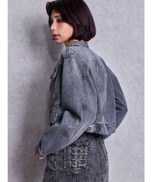 Symmery GYDA EMBOSSノーカラーデニムショートブルゾン