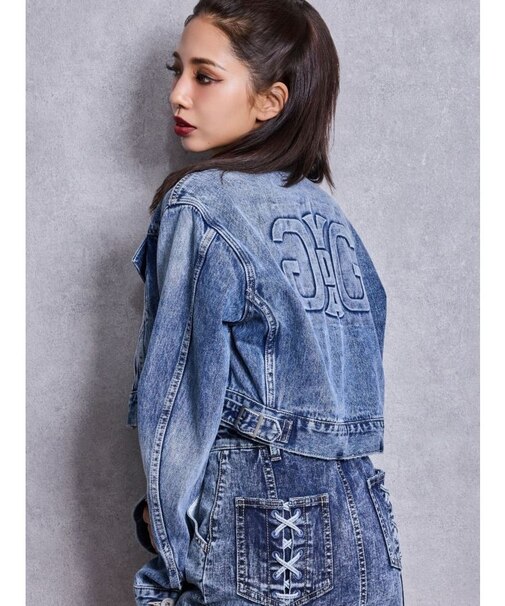 Symmery GYDA EMBOSSノーカラーデニムショートブルゾン