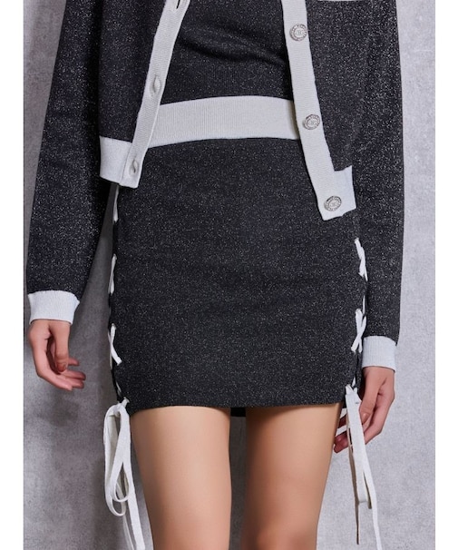 フロントレースアップラメニットスカートライクショートパンツ