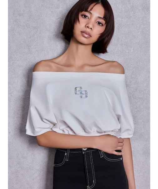 GGエンボスオフショルトップス