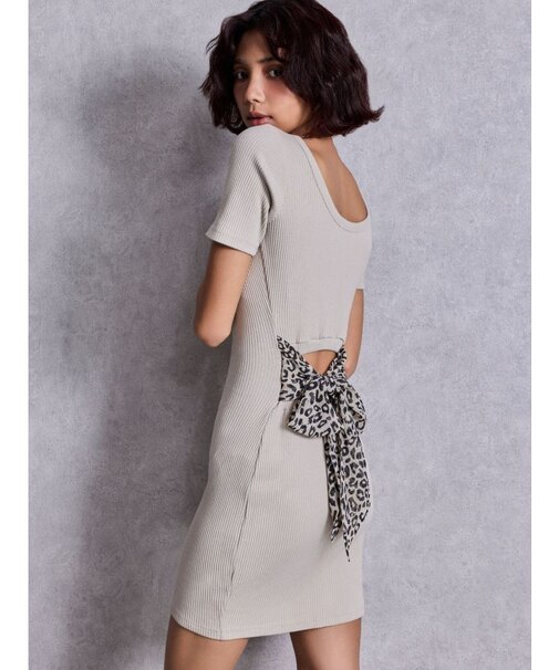 BACKリボンクルーネックワンピース