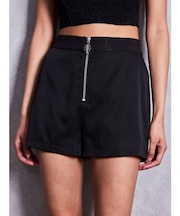 sacred edge cross front ZIPショートパンツ