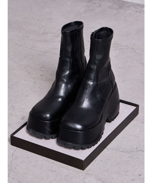 Essential platformショートブーツ
