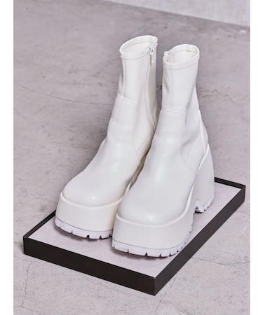 Essential platformショートブーツ