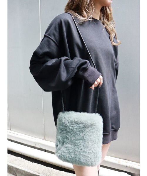 CLOTH & CROSS ファーショルダーバッグ レディース