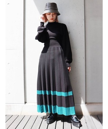 ラインプリーツニットワンピース