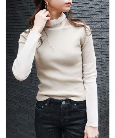 ショルダーオープンニット