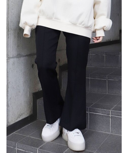 ステップスリットフィットフレアパンツ