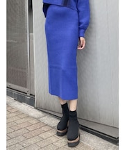 バックスリットニットナロースカート