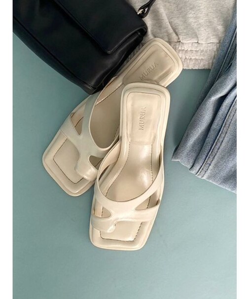 カットワークトングサンダル