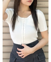 ホックデザインハーフスリーブニット