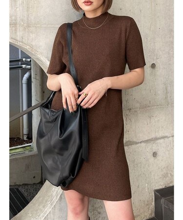 ハーフスリーブフィットミニワンピース