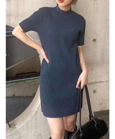 ハーフスリーブフィットミニワンピース