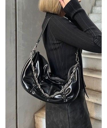 ロゴモチーフギャザーショルダーバッグ