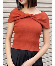 オフショルダーツイストニット