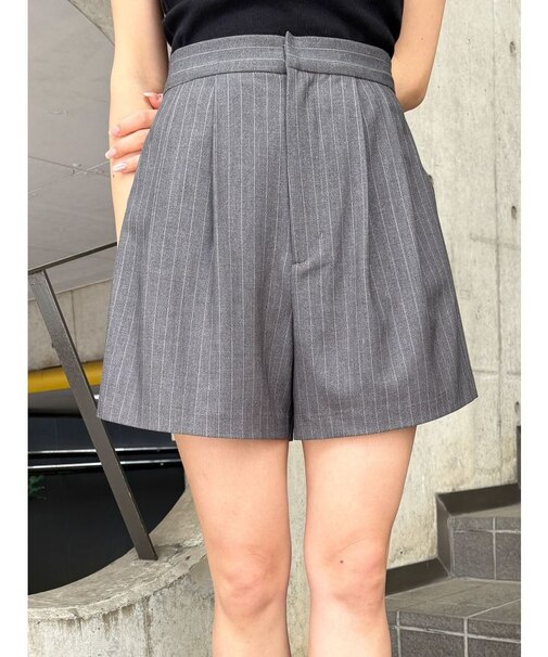 ダブルタックショートパンツ
