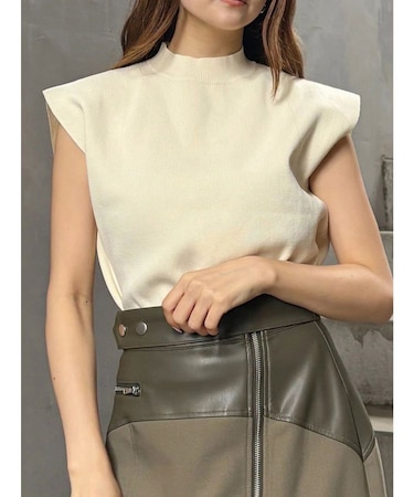 フレンチスリーブニット