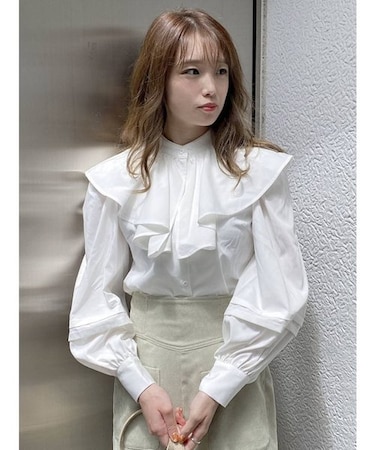 ビッグカラー付ボリュームブラウス