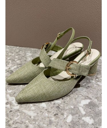 リングパーツストラップパンプス