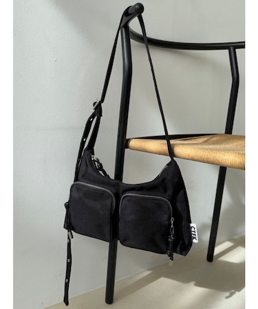 【コントロールフリーク】ZIPポシェットバッグ