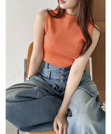 コンパクトノースリラメニットトップス