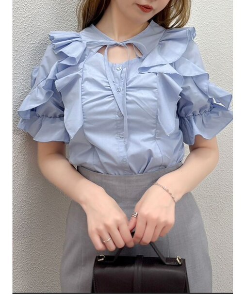 デコルテオープンペプラムブラウス