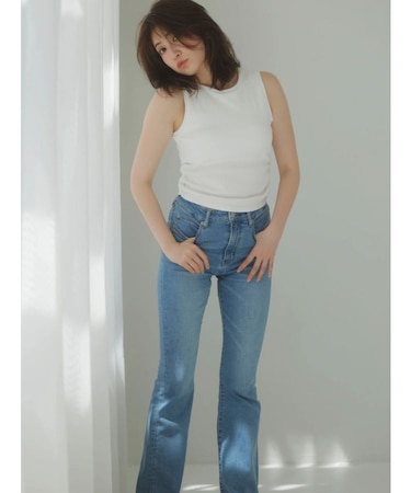【吉田朱里】メイクアップフレアデニムパンツ