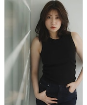 【吉田朱里】涼感加工ギャザーノースリリブトップス
